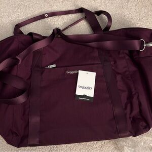 Baggallini All Day Duffel Bag with Trolley Sleeve NWT